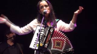 Miniatura de vídeo de "Julieta Venegas - Sin Documentos [Video HD]"