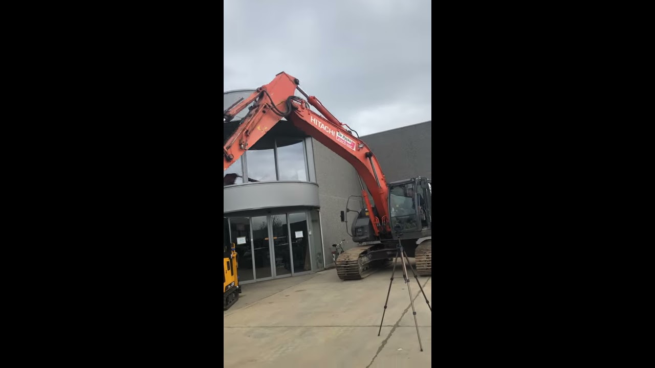 HITACHI ZX 225 US LC-3 - YouTube