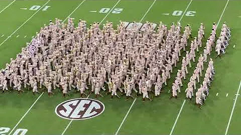 Fantastic Fightin Texas Aggie Band First Halftime ...