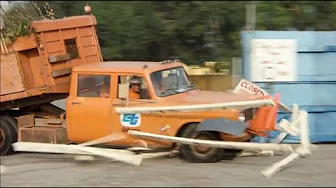 '72 IH Travelette chased by CHiPs