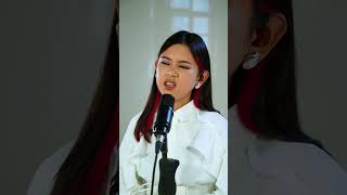 Ziva Magnolya - Wanita Biasa (Official Vertical Live Session)