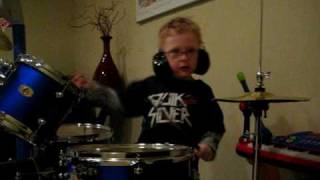4 Year old drummer Jaxon Smith does his own version of Pearl Jam.AVI