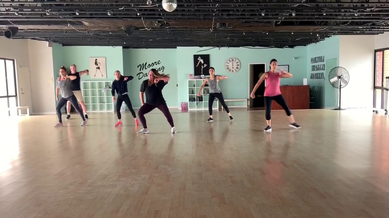 DanceChoreo w/ Lindsey Miller camera iphone 8 plus apk