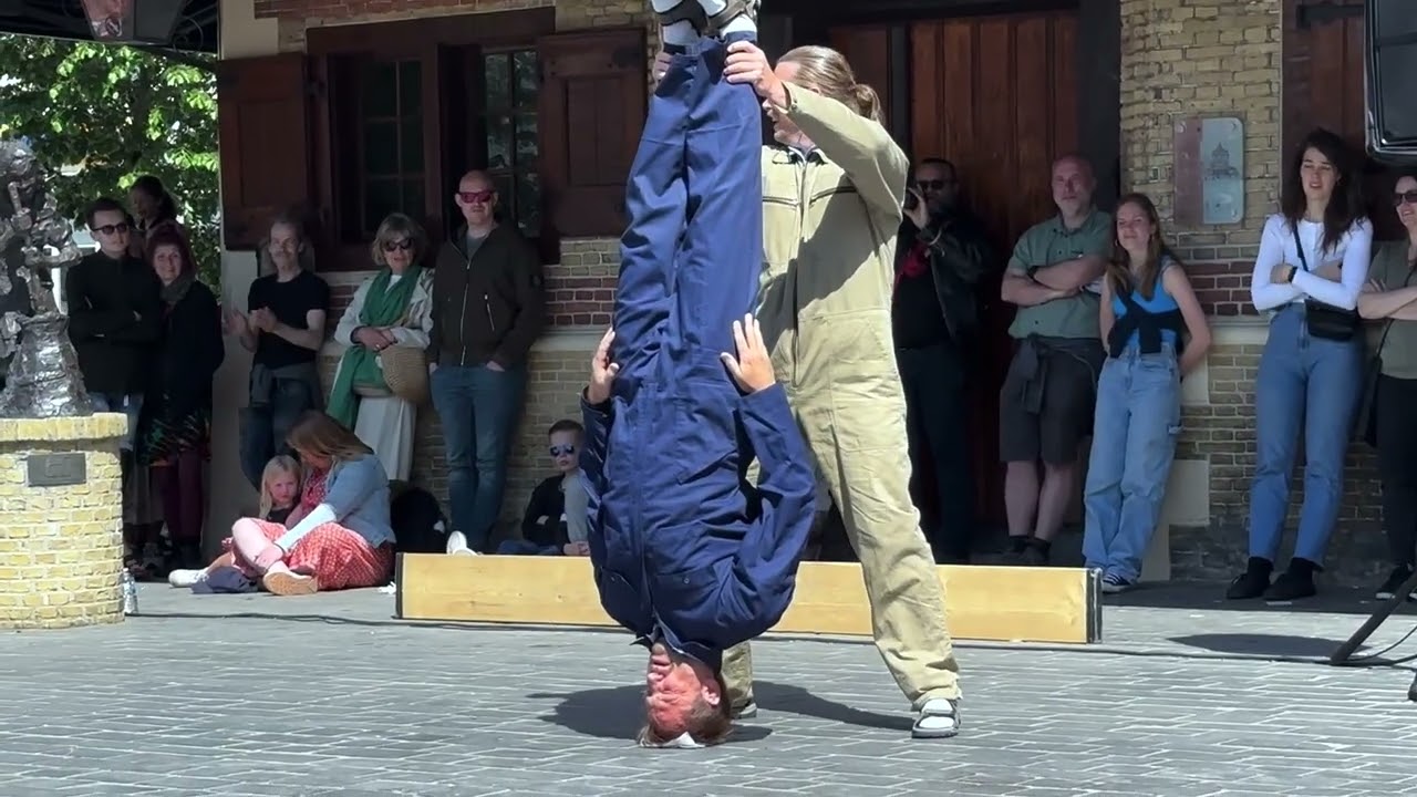 Forhåndsvisning af TWO MEN & A PLANK [extract] video