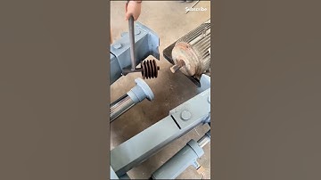 The process of quickly removing the motor pulley #tools #recycling #skills