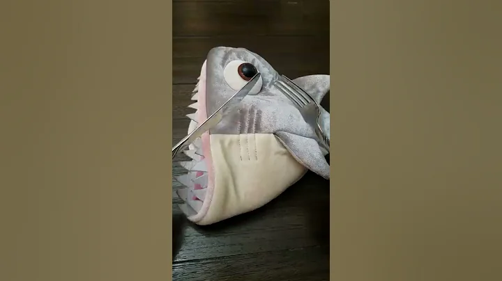 shark shark shark puppet!!!