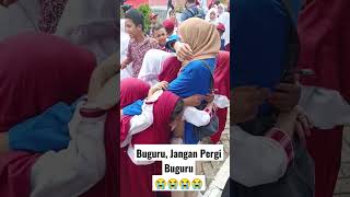 Sedih, Siswa dan Guru Menangis