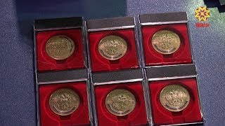 Михаил Игнатьев вручил золотые медали