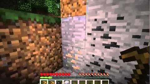 Minecraft Tutorial E01-How to survive the first night