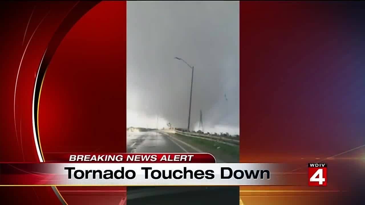 Tornado touches down in LaSalle, Windsor - YouTube