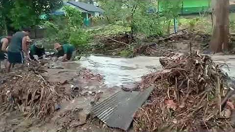 ธรรมชาติเอาคืนเกิดพายุฝนลมแรงฝนตกหนักในพื้นที่ตัวเมืองแม่ฮ่องสอนส่งผลให้น้ำป่าไหลหลากฉับพลัน