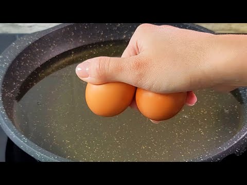 Put the eggs in a hot pan with butter ❗️ The result is mesmerizing!