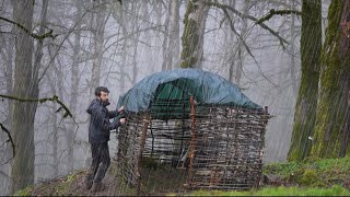 BUILDING Dream Shelter in the FOG and RainSOLO (part 2)