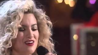 Michael Bublé &amp; Tori Kelly - Jingle Bells