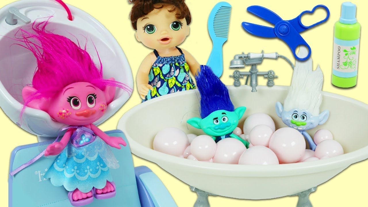 TROLLS Poppy, Branch, & Guy Diamond Visit Beauty Bath Spa and Hair Salon!