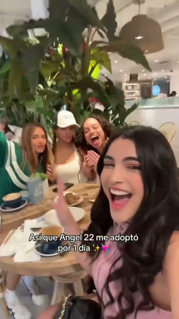 Me dijeron que @angel22official estaba buscando una VENEZOLANA ??? (y me adoptaron por 1 día)