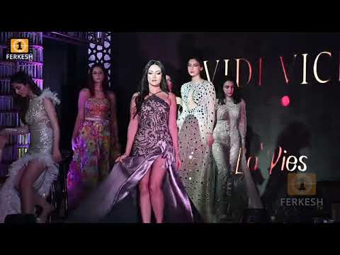 فساتين جريئة في عرض ازياء مصري 