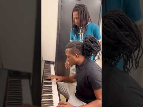 Si C Est Pas A Cause Du Poussière Qui Peut Pas Jouer Piano Bamody Le Mythomane