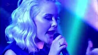 Tinie Tempah ft. Zara Larsson - Girls Like (The Jonathan Ross Show) LIVE Resimi