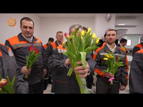 Что роднит акушера и электромонтёра? Работа в праздники! Сотрудники "ОЭК" поздравили прекрасных дам!