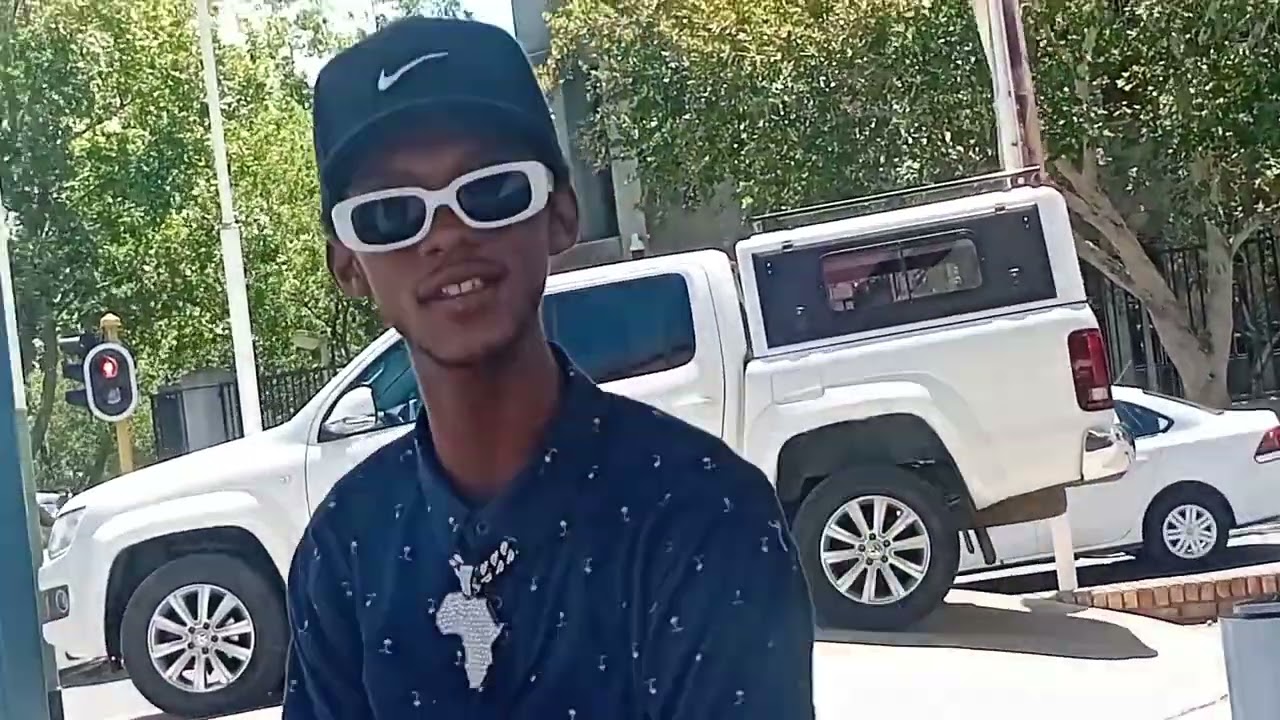 Sneek Op Al Die Rappers - (Music video) by : Koning vanii Ooste 