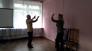 Переводчик жестовой песни Маргарита Горбачева с участником кружка Николаем Никитенко. Переводчик жестовой песни Маргарита Горбачева с участником кружка Николаем Никитенко.