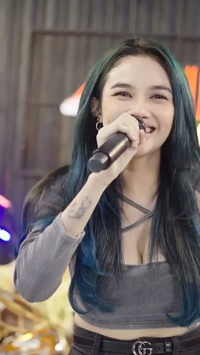 Nalikane ing tirtonadi Ngenteni tekane bis wayah wengi  ARLIDA PUTRI   TERMINAL TIRTONADI