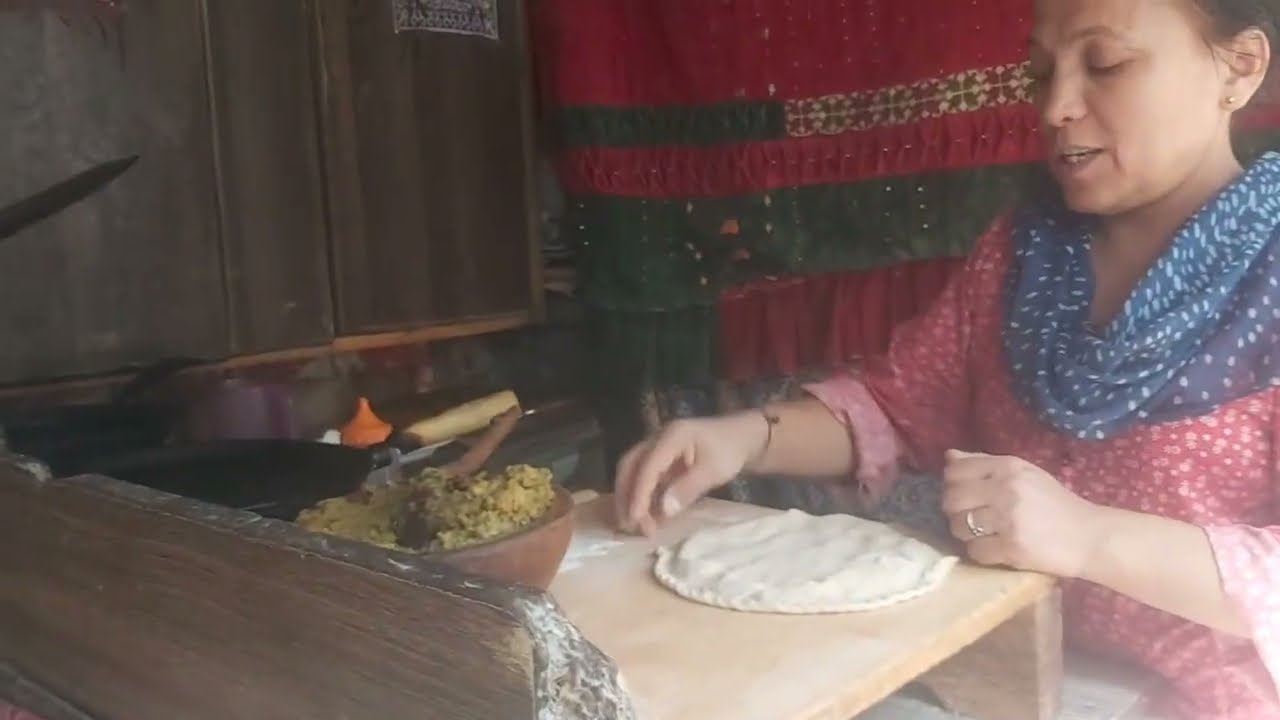 1000 Years Old Ganish Village | Hunza Traditional Food Recipes | Lal Shahzadi Restaurant 