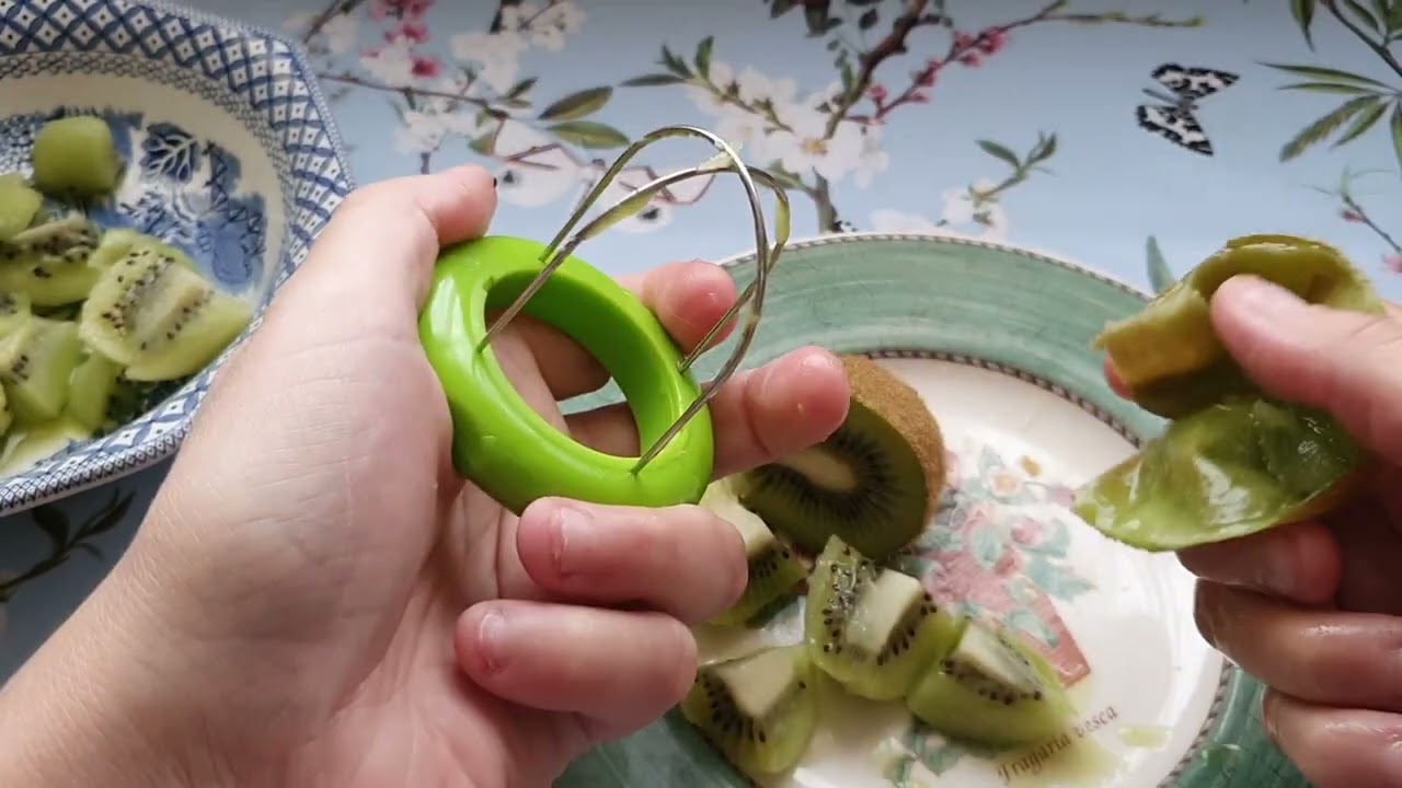 Kiwi Cutter Kitchen Detachable Creative Fruit Peeler Salad Cooking