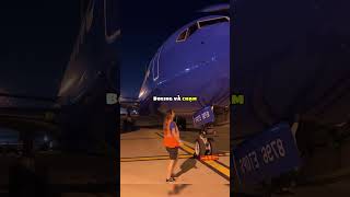 Khi cô gái đứng cạnh máy bay Airbus A380, Boeing 737 bỗng hóa tí hon ✈😲