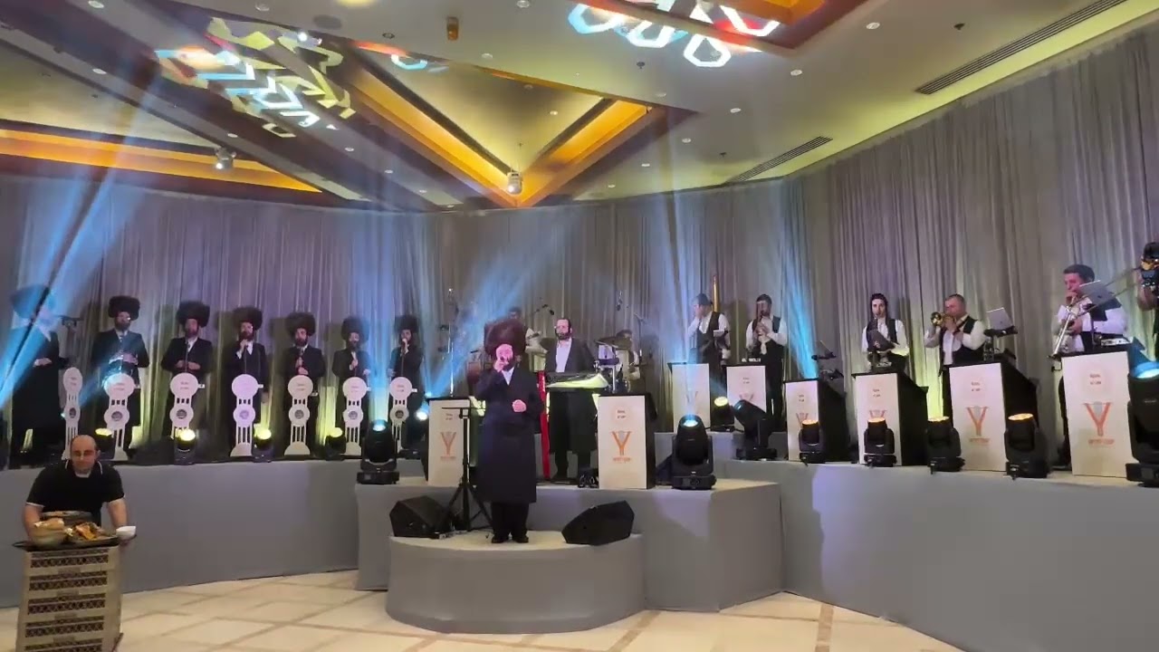 ביצוע לשיר של ר' מענדל ראטה "וזכני לראות בנים": משה שטעקל ומקהלת נשמה ותזמורת של יענקי לנדאו