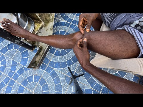 ASMR / SELF KNEE MASSAGE .