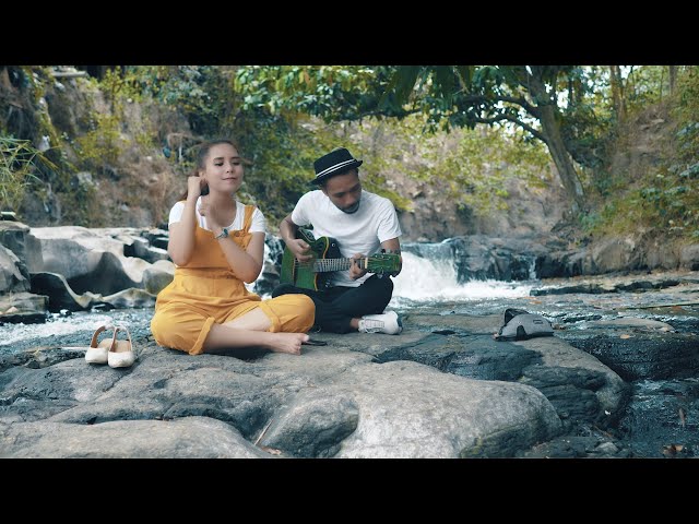 Bebas Merdeka - Steven u0026 Coconut Treez | Nabila x Tofan Cover Version class=