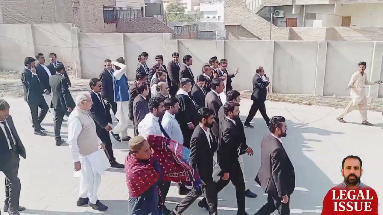 Sukkur lawyers protest agiant 