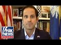 Congressional hopeful Josh Kimbrell on race to replace Gowdy 12 Republican candidates on are the ballot to replace Rep. Trey Gowdy in South Carolina primary.
FOX News Channel (FNC) is a 24-hour all-encompassing news service dedicated to delivering breaking news as well as political and business news. The number one network in cable, FNC has been the most watched television news channel for more than 15 years and according to a Suffolk University/USA Today poll, is the most trusted television news source in the country. Owned by 21st Century Fox, FNC is available in more than 90 million homes and dominates the cable news landscape, routinely notching the top ten programs in the genre.
Subscribe to Fox News! https://www.youtube.com/user/FoxNewsChannel
Watch more Fox News Video: http://video.foxnews.com
Watch Fox News Channel Live: http://www.foxnewsgo.com/
Watch full episodes of your favorite shows
The Five: http://video.foxnews.com/playlist/longform-the-five/
Special Report with Bret Baier: http://video.foxnews.com/playlist/longform-special-report/
The Story with Martha Maccallum: http://video.foxnews.com/playlist/longform-the-story-with-martha-maccallum/
Tucker Carlson Tonight http://video.foxnews.com/playlist/longform-tucker-carlson-tonight/
Hannity http://video.foxnews.com/playlist/longform-hannity/
The Ingraham Angle: http://video.foxnews.com/playlist/longform-the-ingraham-angle/
Fox News @ Night: http://video.foxnews.com/playlist/longform-fox-news-night/
Follow Fox News on Facebook: https://www.facebook.com/FoxNews/
Follow Fox News on Twitter: https://twitter.com/FoxNews/
Follow Fox News on Instagram: https://www.instagram.com/foxnews/