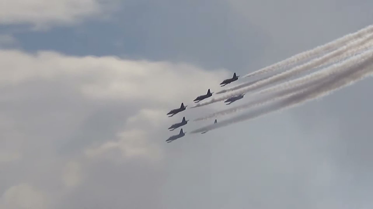 Breitling Jet Team performing at The Great Tennessee Airshow 2016
