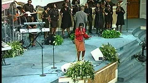 Lucinda Moore singing Fire Baptized Medley.mpg