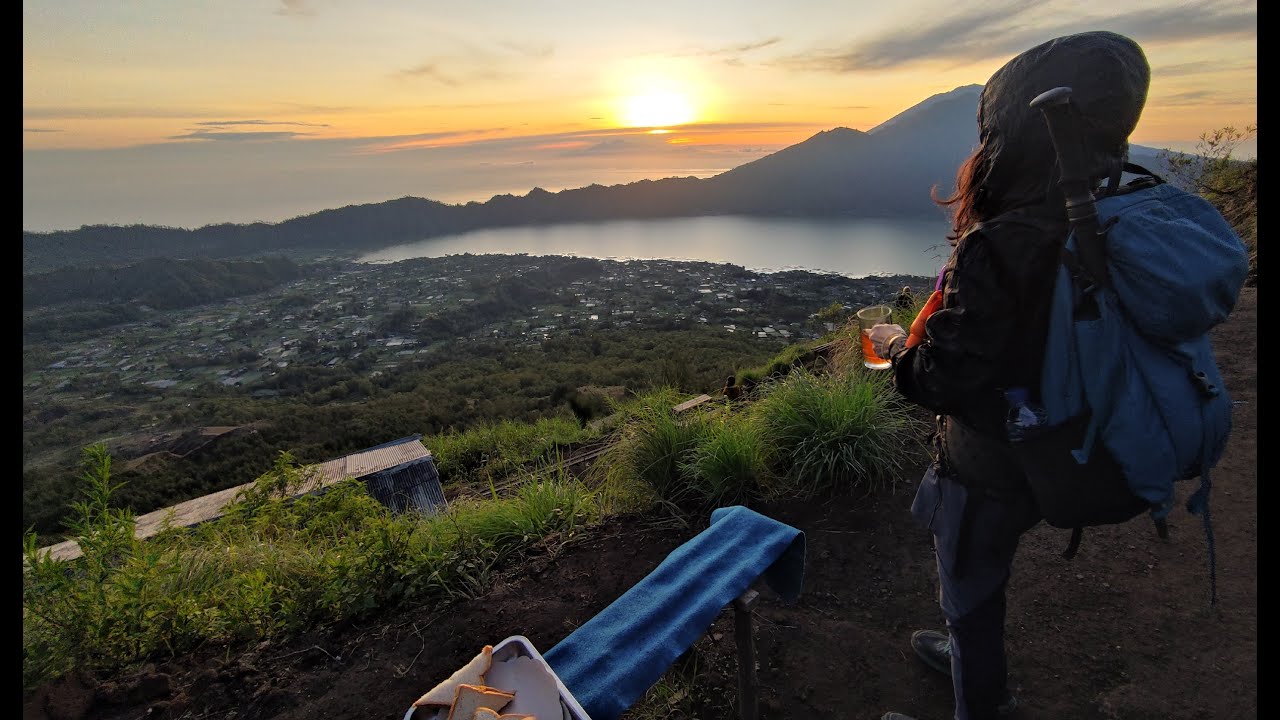 バリ島の旅行２日目 29 Oct 22 バトゥール山 Sunrise Hike Arlina S Hot Spring 温泉 水田 モンキーフォレスト通り Youtube