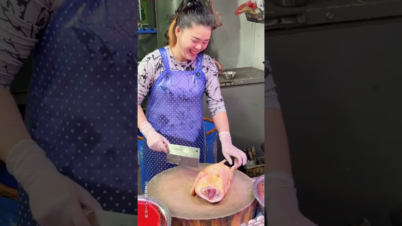 到底什么巨物，整个市场只有她会做#鳄鱼 #刀工 #记录真实生活 #厨房菜刀