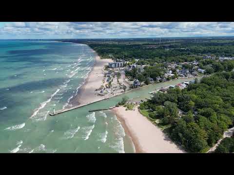 32 Alberta Street - Grand Bend