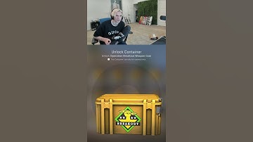XQC UNBOXES BUTTERFLY KNIFE IN CSGO