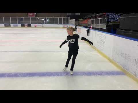Learn to Skate USA: forward curves on the line Basic 2