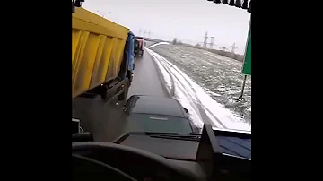 Очередной учитель на дороге решил проучить дальнобойщика