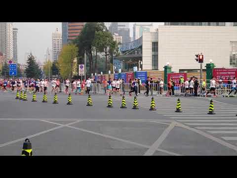 2020.11.29中国.四川成都冬季马拉松