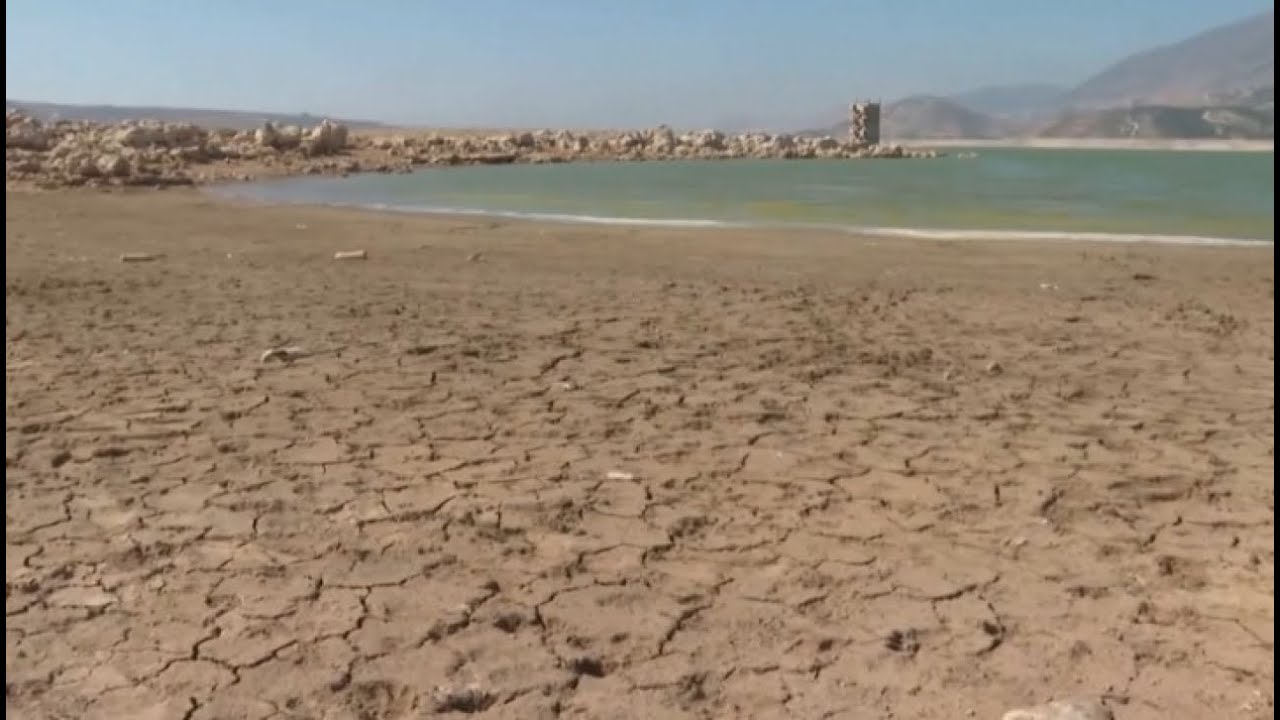 Озеро Караун в Ливане резко обмелело