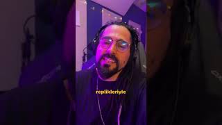 Kemal Sunal Replikleri Ile Düet Resimi