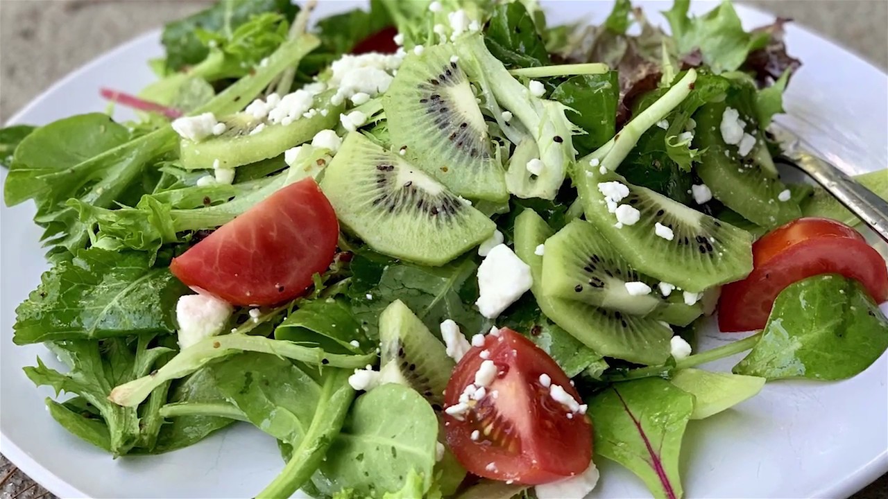 Healthy Tasty Salad (Olive Oil Vinaigrette). I PUT WHAT IN MY SALAD
