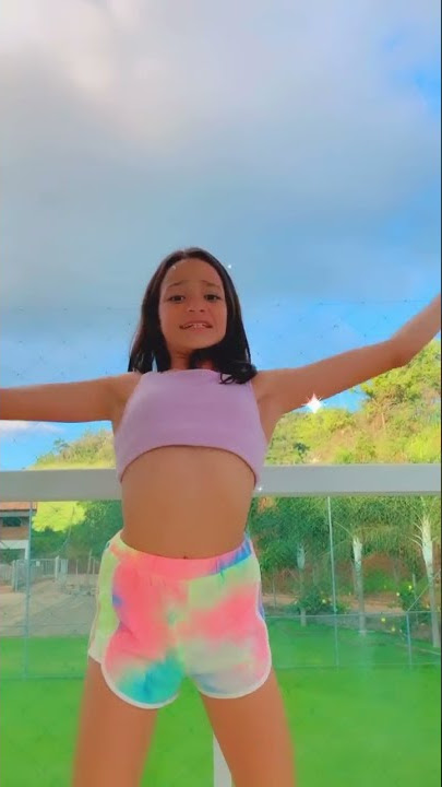 Millena Maia Dançando/Millena e Manu Maia~segue meu fc no Instagram: @millena.bandida #shorts #danca