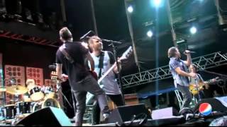 Pearl Jam - Argentina 2013 - Keep on rockin' in the free world (Cover Neil Young)