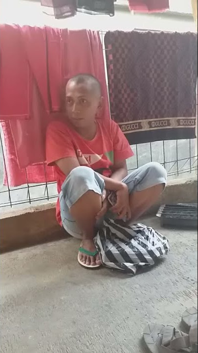 orang gila lagi ngoceh